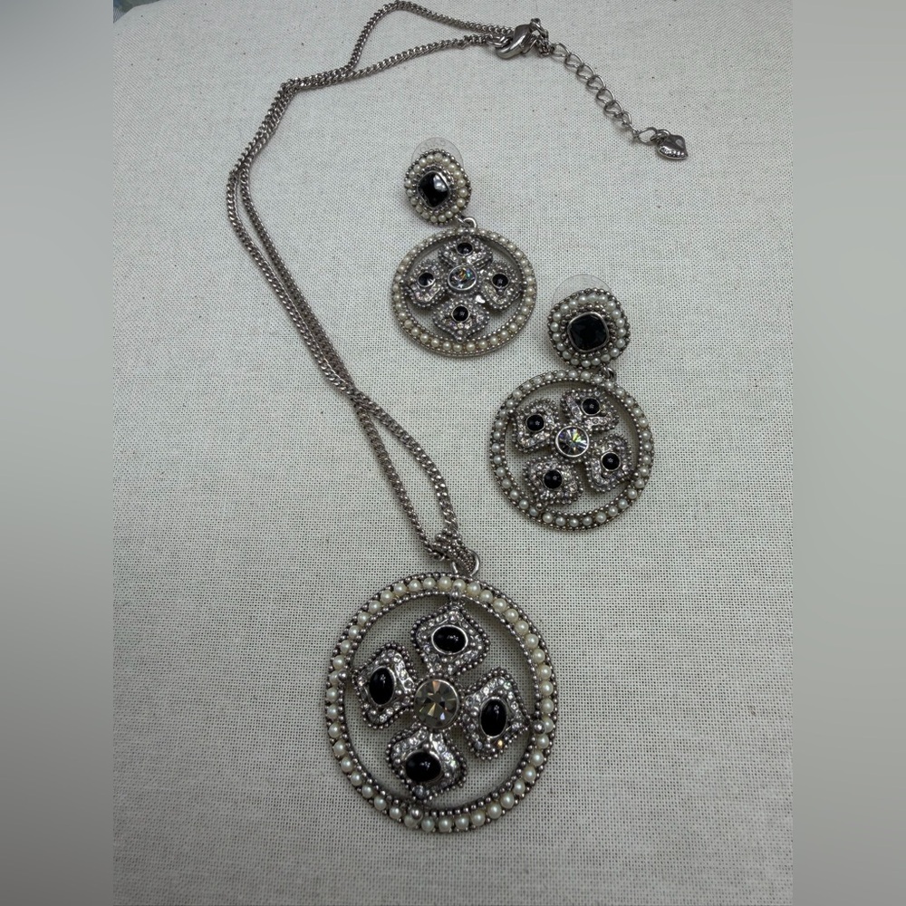 Vintage Carolee  Black & Pearl Pendant Necklace pierced Matching Earrings #20SET